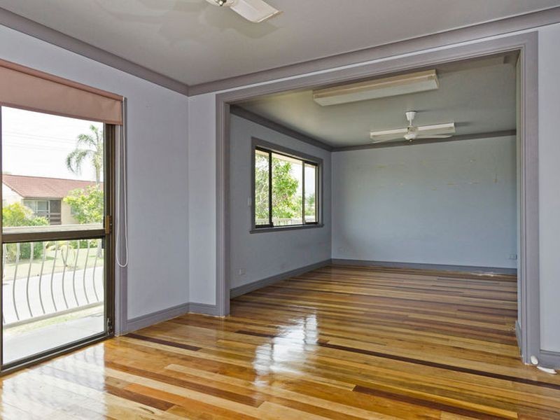 10 Runaway Bay Avenue, Runaway Bay QLD 4216