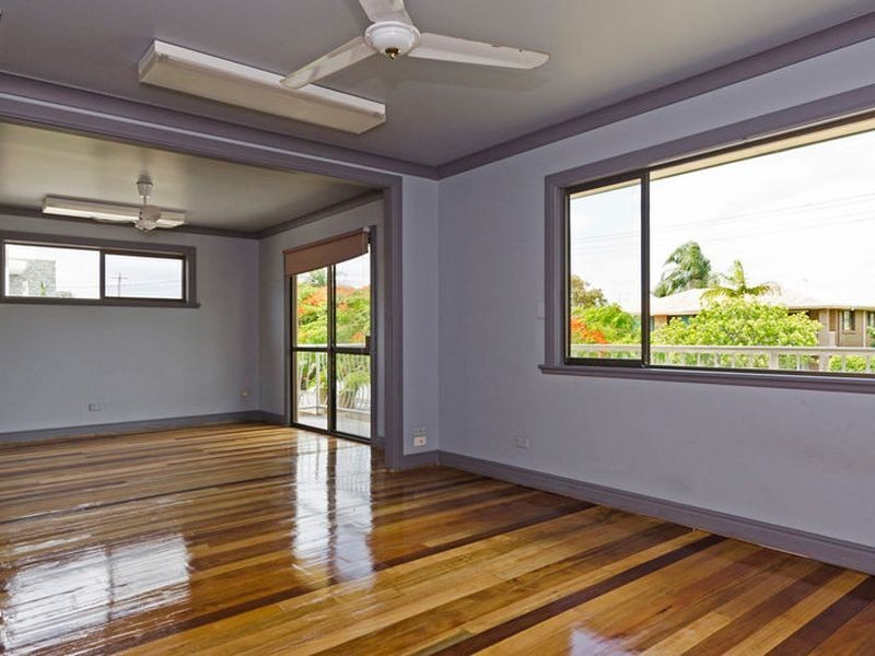 10 Runaway Bay Avenue, Runaway Bay QLD 4216