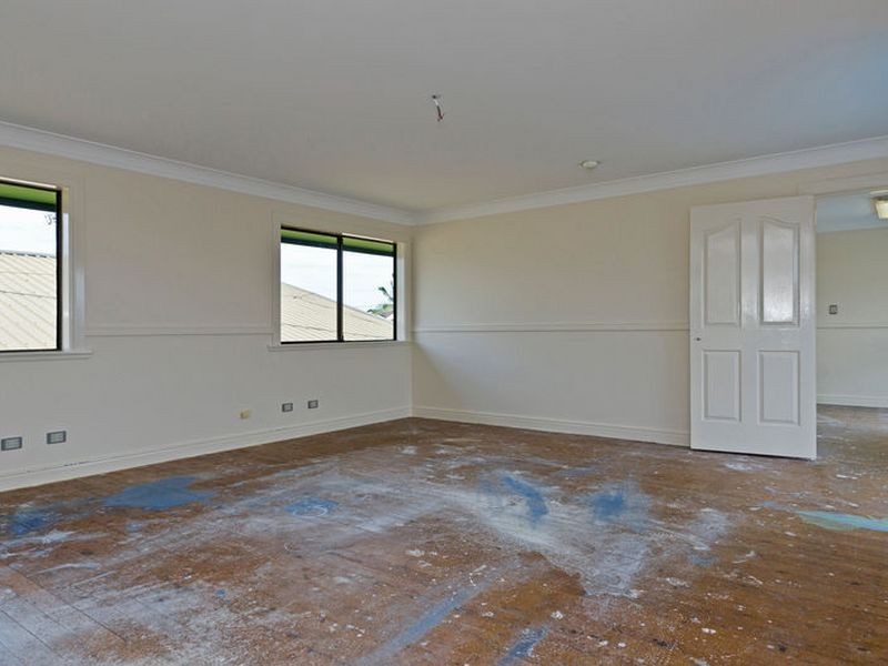 10 Runaway Bay Avenue, Runaway Bay QLD 4216