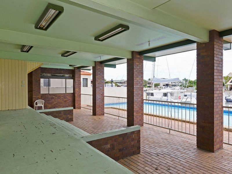 10 Runaway Bay Avenue, Runaway Bay QLD 4216