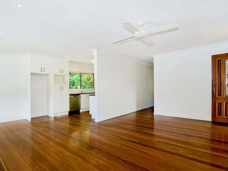 21 Allinga Street, Coombabah QLD 4216