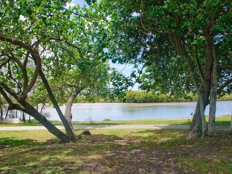 21 Allinga Street, Coombabah QLD 4216