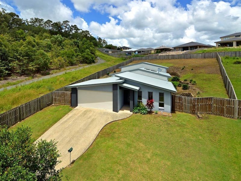 31 Elkins Street, Pacific Pines QLD 4211
