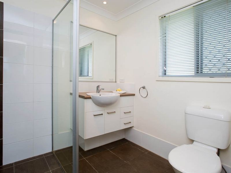 31 Elkins Street, Pacific Pines QLD 4211