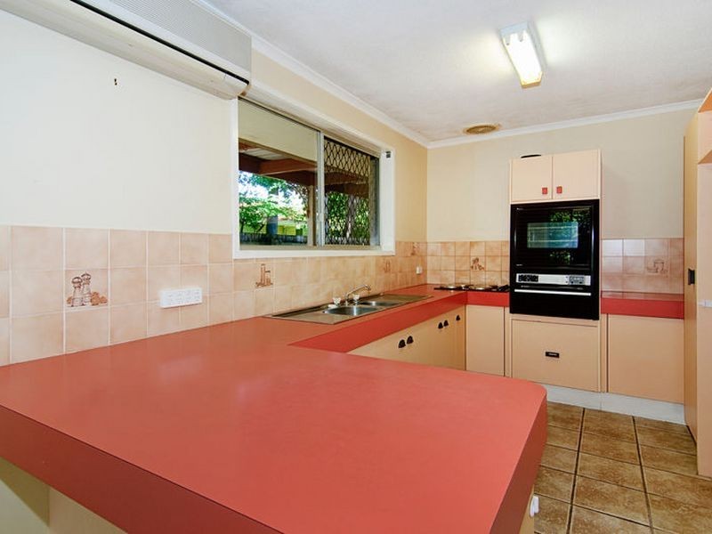 28 Allinga Street, Coombabah QLD 4216