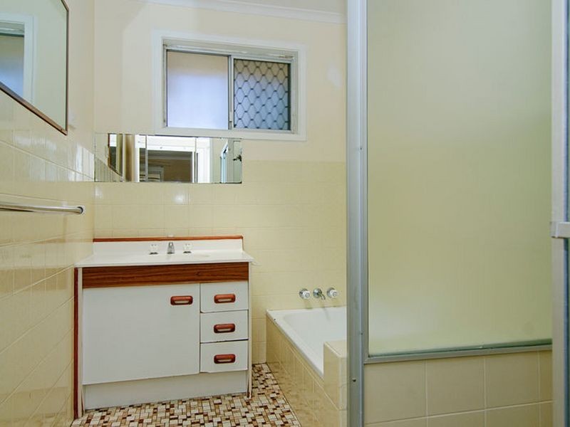 28 Allinga Street, Coombabah QLD 4216