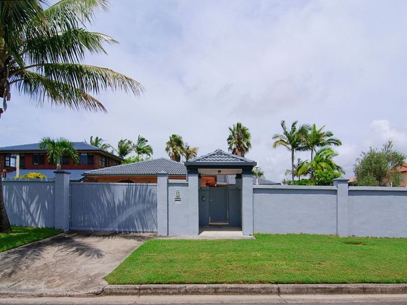3 Daru Avenue, Runaway Bay QLD 4216