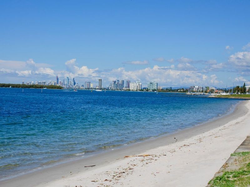 3 Daru Avenue, Runaway Bay QLD 4216