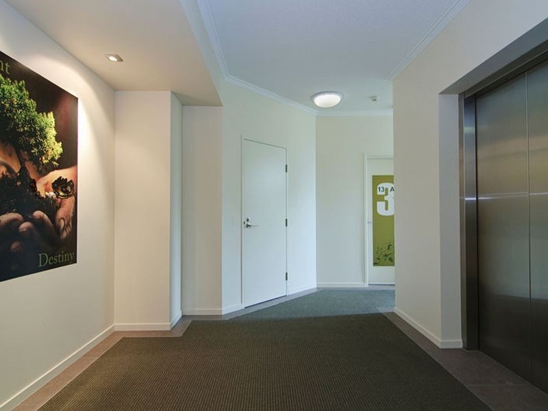 13A/20 Bayview Street, Runaway Bay QLD 4216