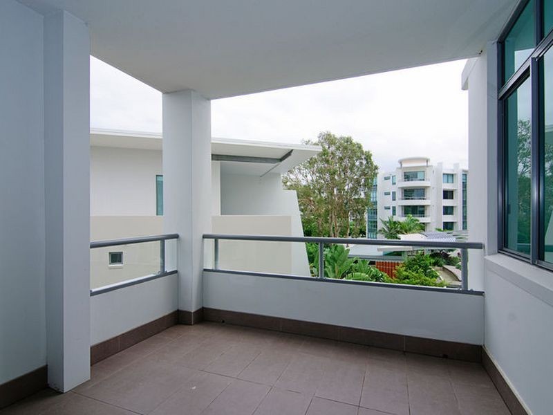 13A/20 Bayview Street, Runaway Bay QLD 4216