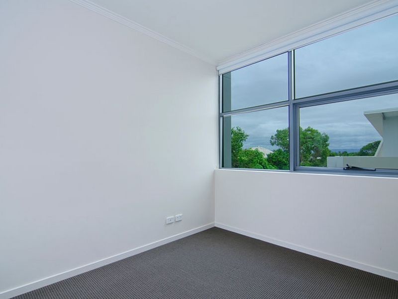 13A/20 Bayview Street, Runaway Bay QLD 4216