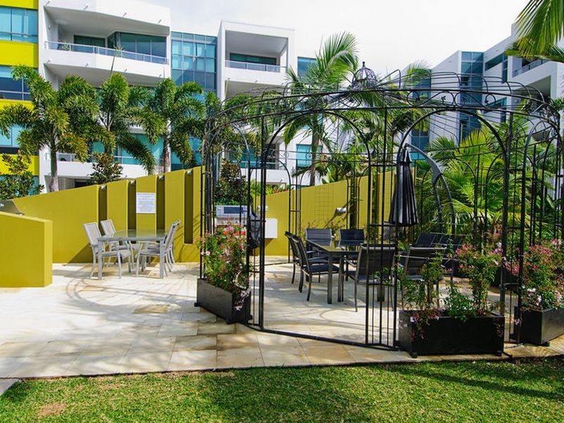 13A/20 Bayview Street, Runaway Bay QLD 4216