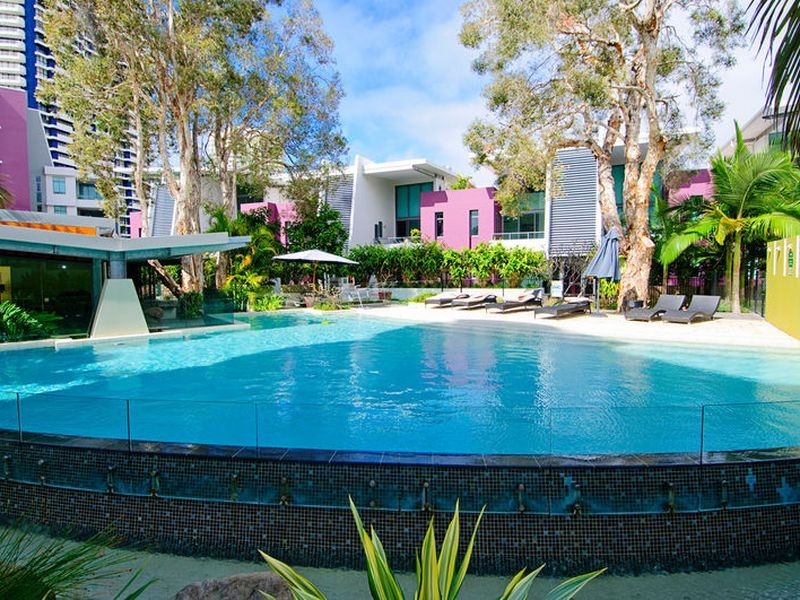 13A/20 Bayview Street, Runaway Bay QLD 4216