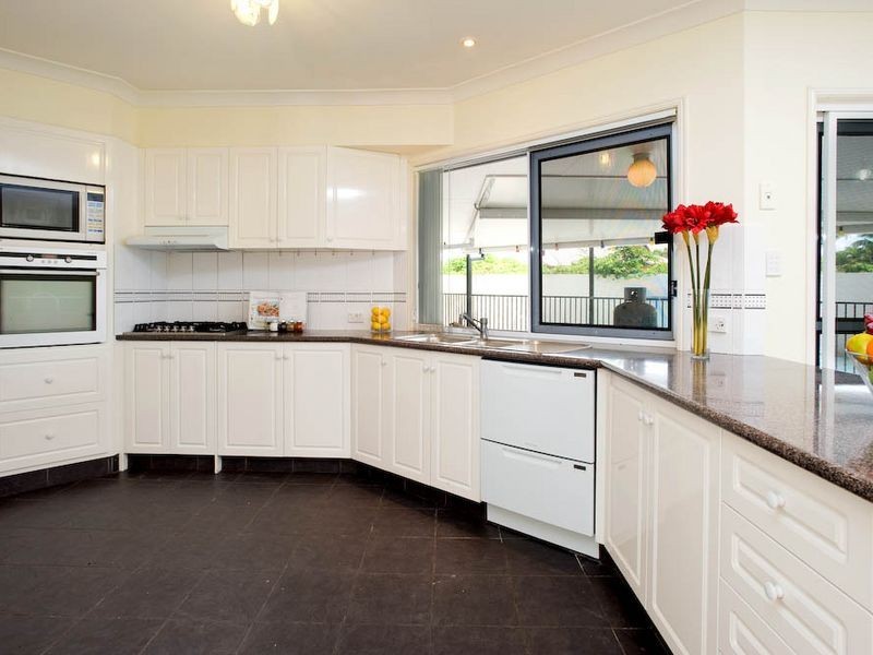 140 Monterey Keys Drive, Helensvale QLD 4212