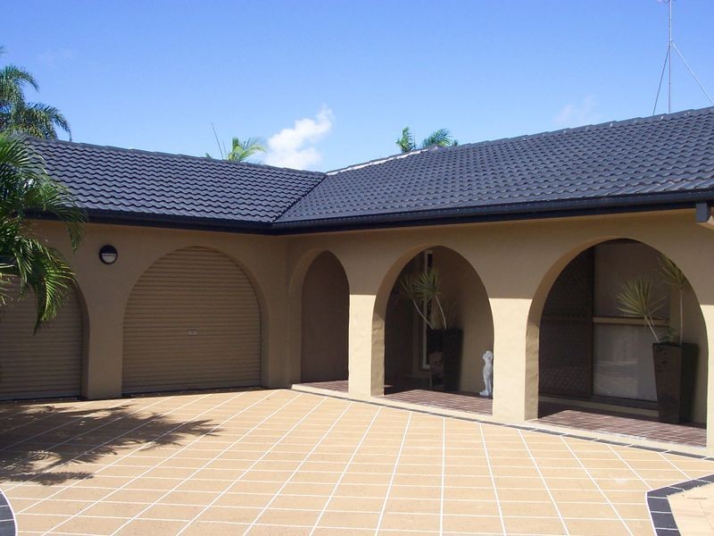 2 Dobell Avenue, Paradise Point QLD 4216