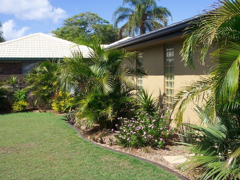 2 Dobell Avenue, Paradise Point QLD 4216