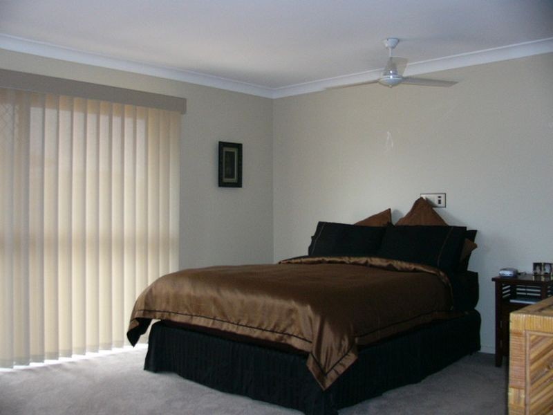 2 Dobell Avenue, Paradise Point QLD 4216