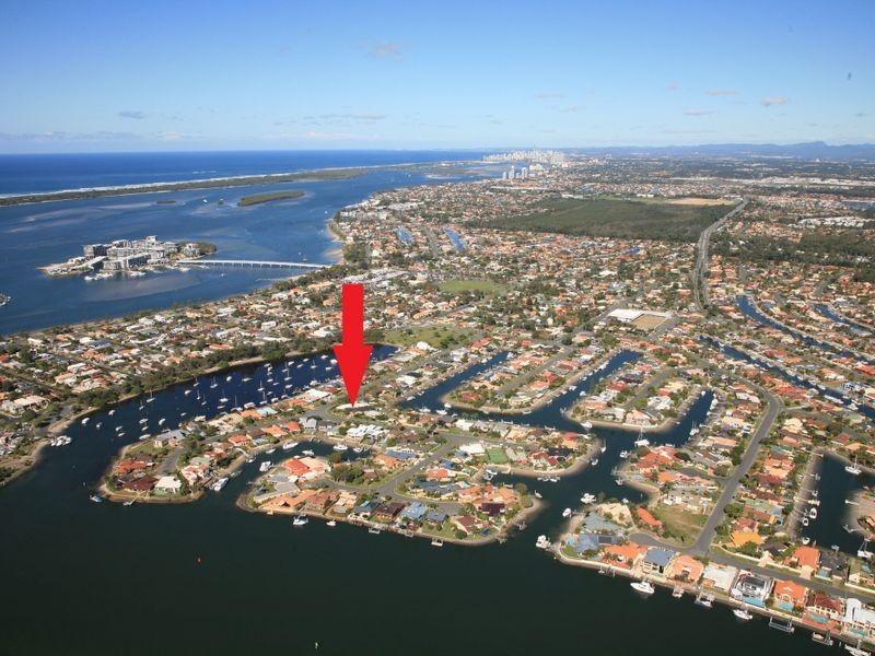 2 Dobell Avenue, Paradise Point QLD 4216