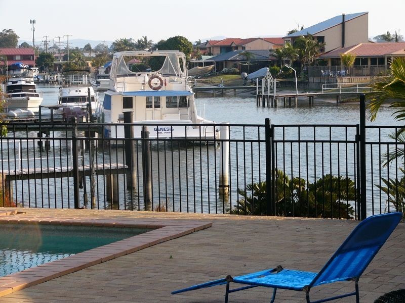 2 Dobell Avenue, Paradise Point QLD 4216