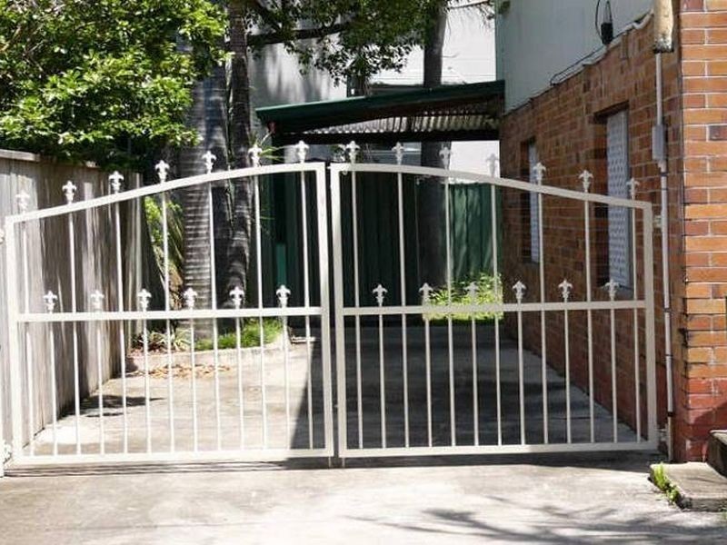 6 Cawthray Street, Biggera Waters QLD 4216