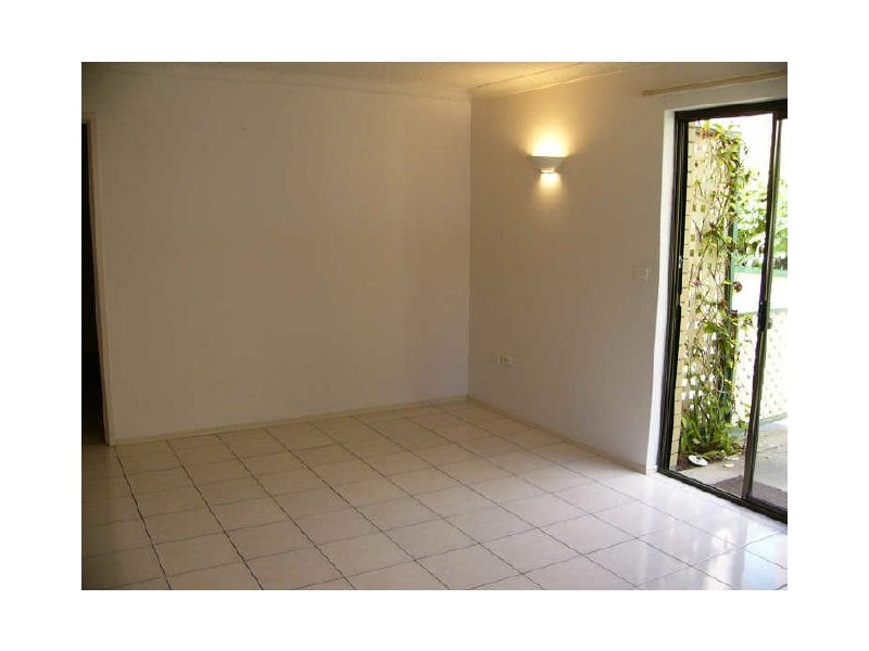 2/16 Howard Street, Runaway Bay QLD 4216