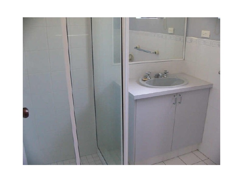 2/16 Howard Street, Runaway Bay QLD 4216