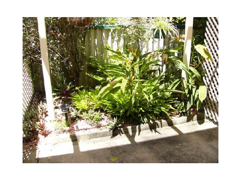 2/16 Howard Street, Runaway Bay QLD 4216