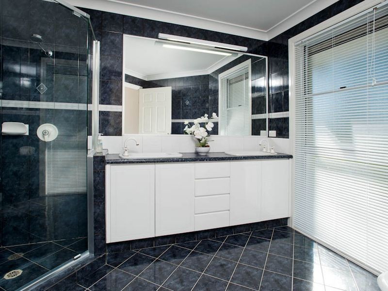 45 Chichester Drive, Arundel QLD 4214