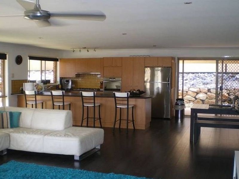 2 Aberdeen Court, Highland Park QLD 4211