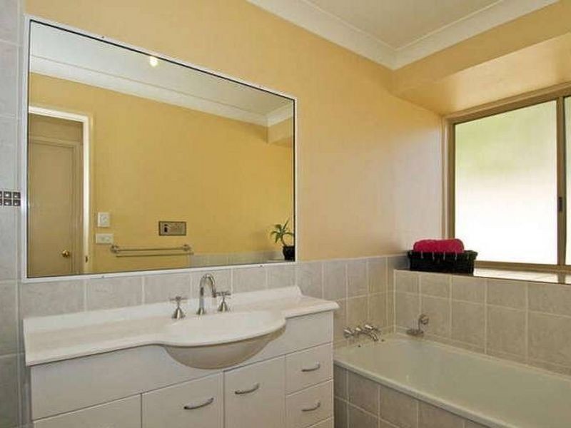 2 Aberdeen Court, Highland Park QLD 4211