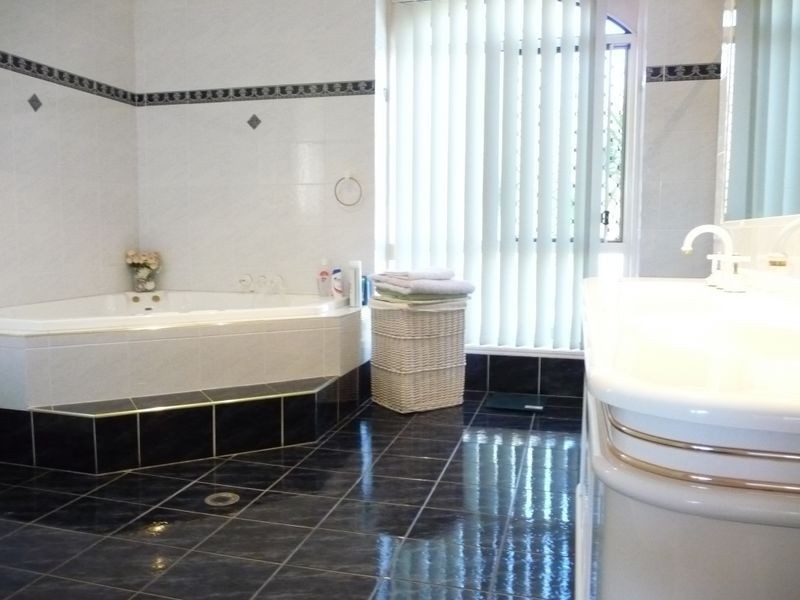 60 Monterey Keys Drive, Monterey Keys QLD 4212