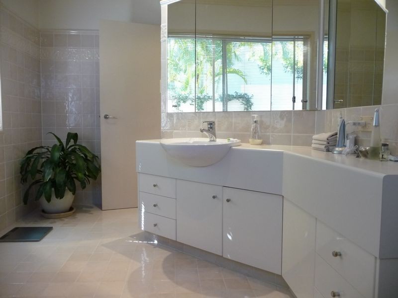 61 Chichester Drive, Arundel QLD 4214