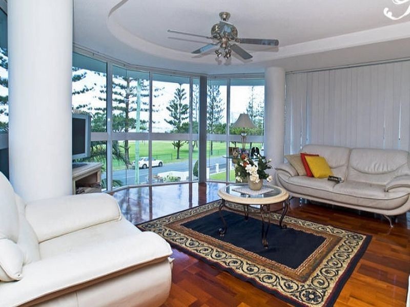 3/204 Marine Parade Labrador, Labrador QLD 4215