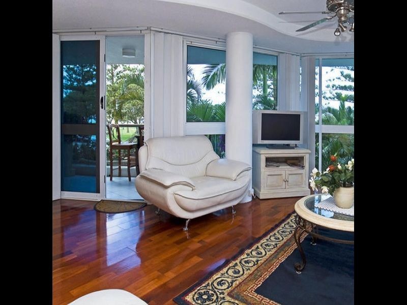 3/204 Marine Parade Labrador, Labrador QLD 4215