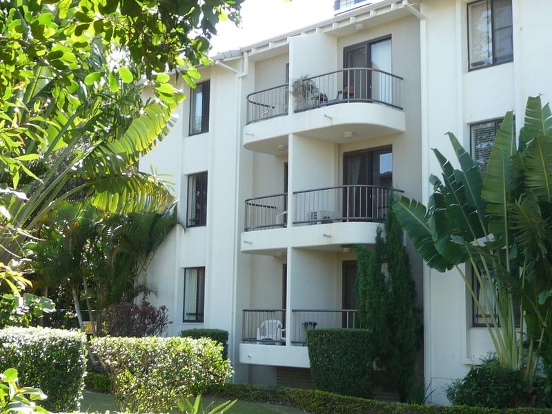 17/9 Bayview Street, Runaway Bay QLD 4216