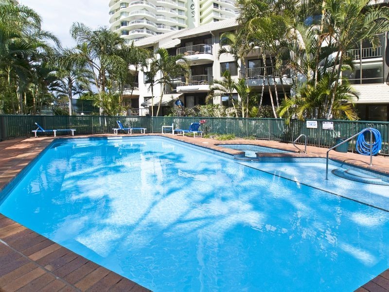 17/9 Bayview Street, Runaway Bay QLD 4216