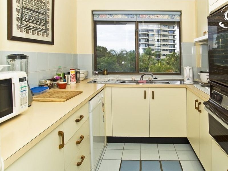 17/9 Bayview Street, Runaway Bay QLD 4216