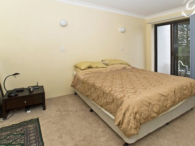 17/9 Bayview Street, Runaway Bay QLD 4216