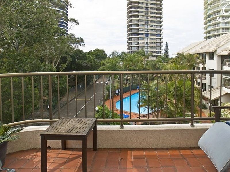 17/9 Bayview Street, Runaway Bay QLD 4216