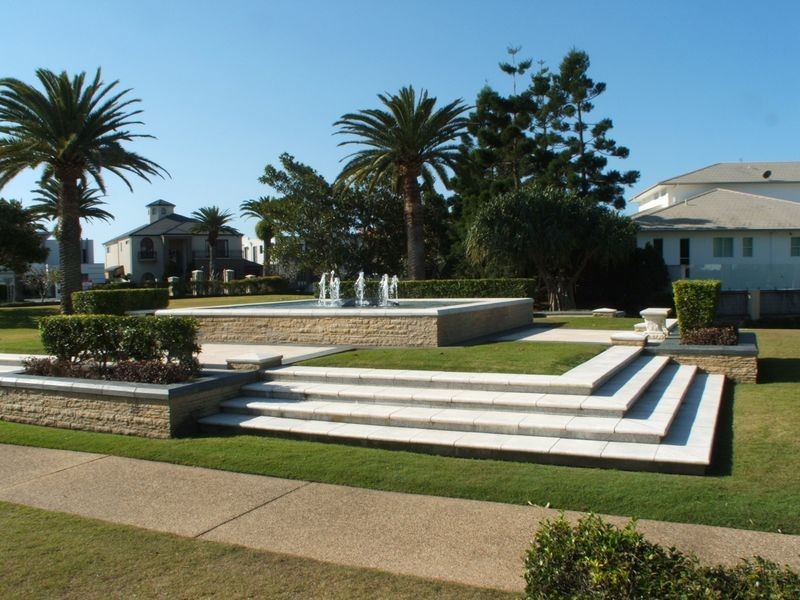 70 Sovereign Mile, Sovereign Islands QLD 4216