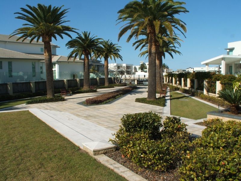 70 Sovereign Mile, Sovereign Islands QLD 4216