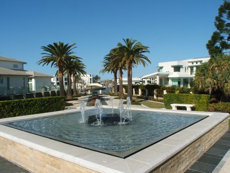 70 Sovereign Mile, Sovereign Islands QLD 4216