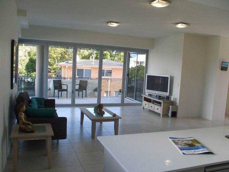 4/10 Imperial Parade, Labrador QLD 4215
