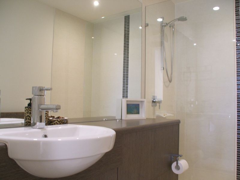 4/10 Imperial Parade, Labrador QLD 4215