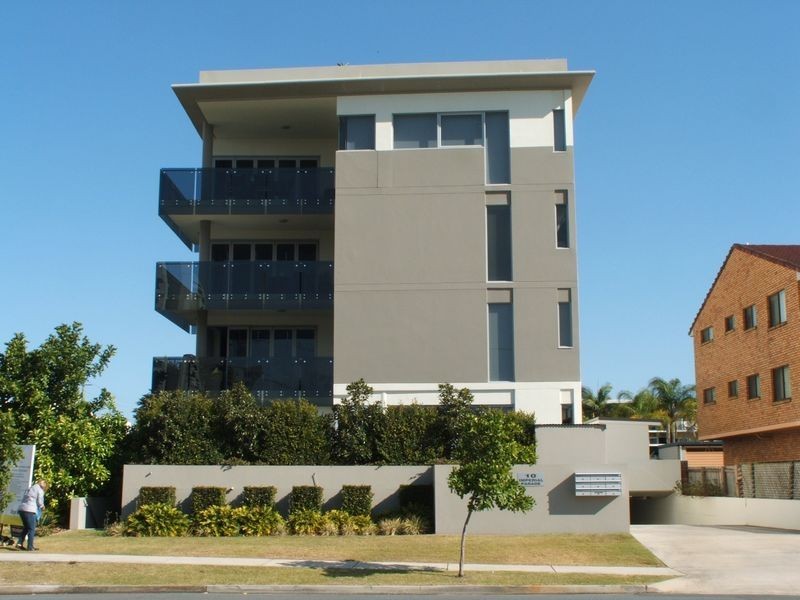 4/10 Imperial Parade, Labrador QLD 4215