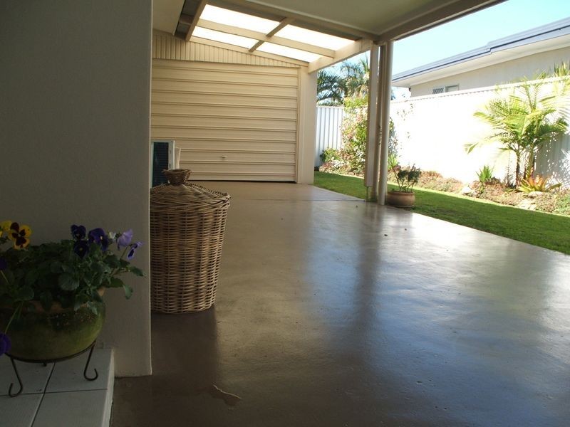 69 Jacaranda Avenue, Hollywell QLD 4216