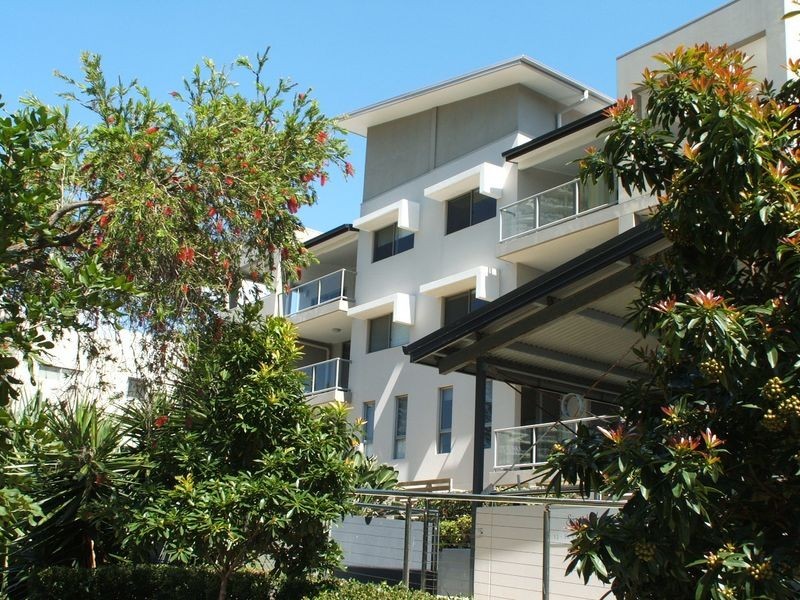15/12-18 Bayview Street, Runaway Bay QLD 4216