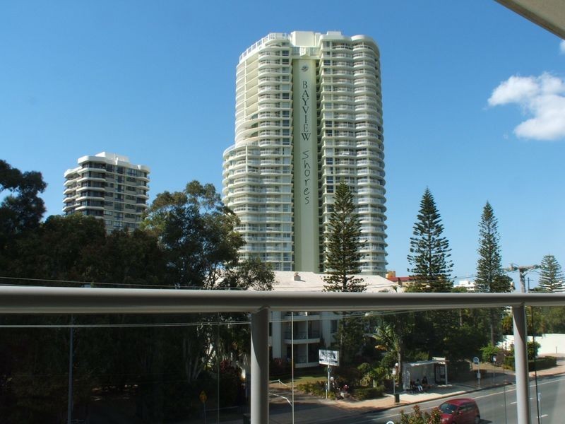 15/12-18 Bayview Street, Runaway Bay QLD 4216