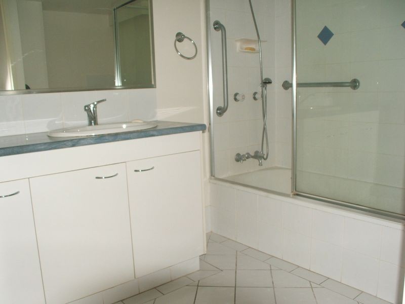 3/114 Marine Parade, Southport QLD 4215