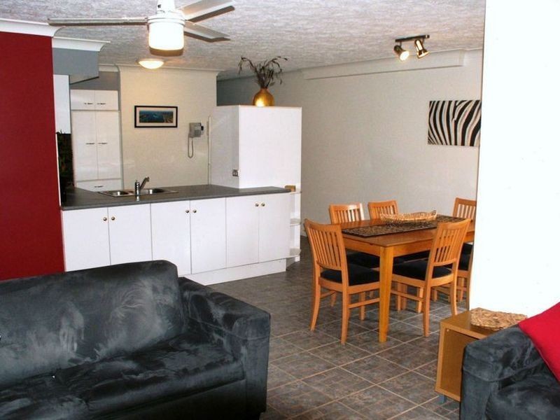 3/7 Robert Street, Labrador QLD 4215